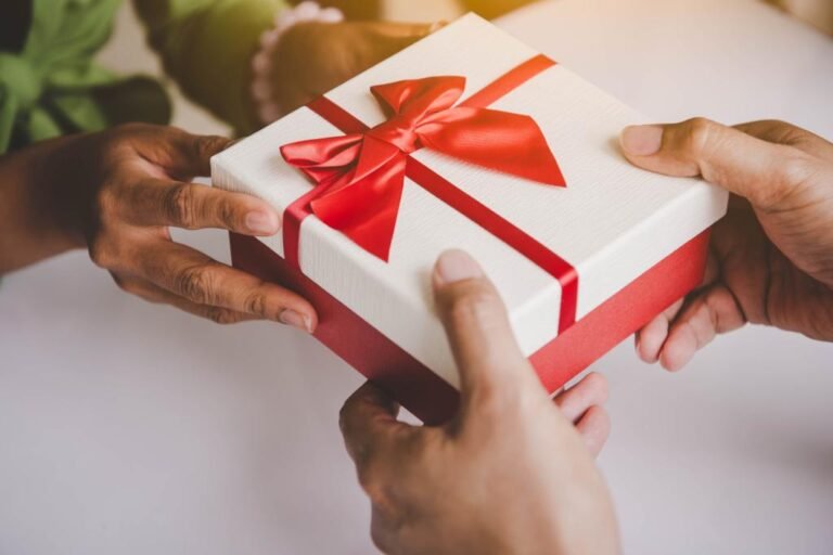 How Online Gift Inspiration Helps Improve Gift Decisions